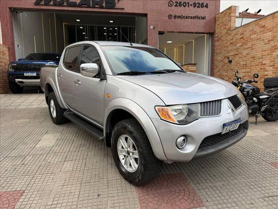 MITSUBISHI L200 TRITON 3.5 4X4 CD V6 24V GASOLINA 4P AUTOMÁTICO